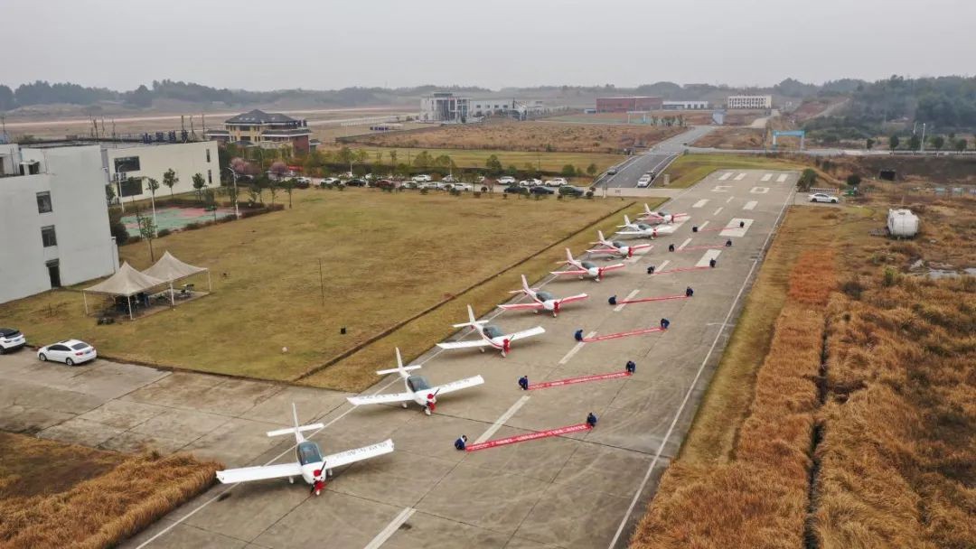 牛年開(kāi)新局，山河航空8架SA60L飛機集中下線(xiàn)、交付