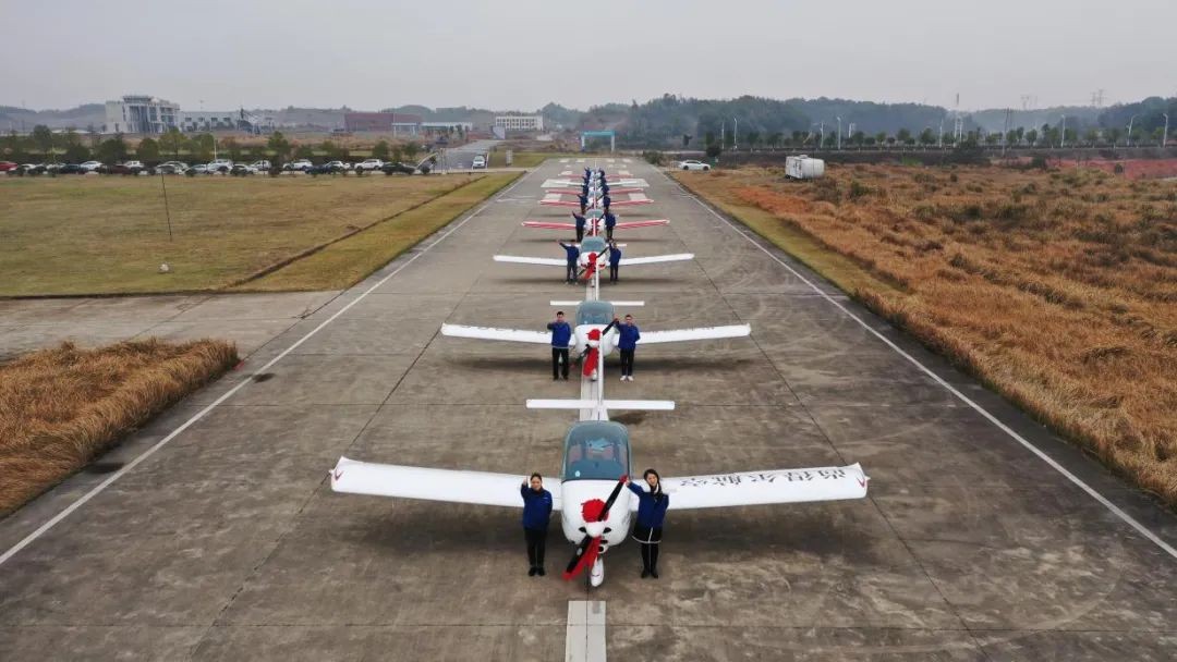 牛年開(kāi)新局，山河航空8架SA60L飛機集中下線(xiàn)、交付